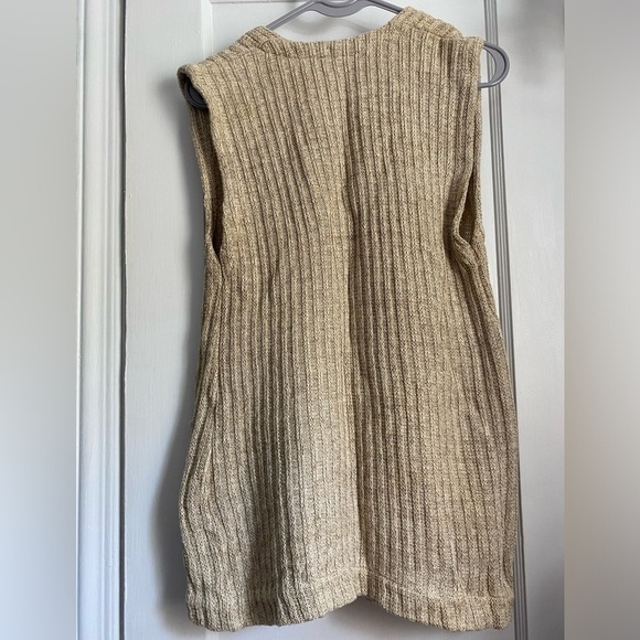 Knit Sweater Vest Front Button and Pockets - Picture 4 of 7